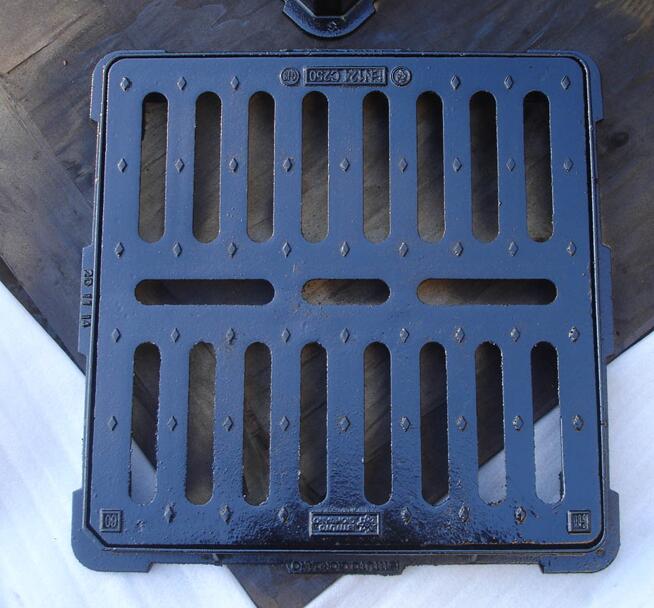 Square grating.jpg